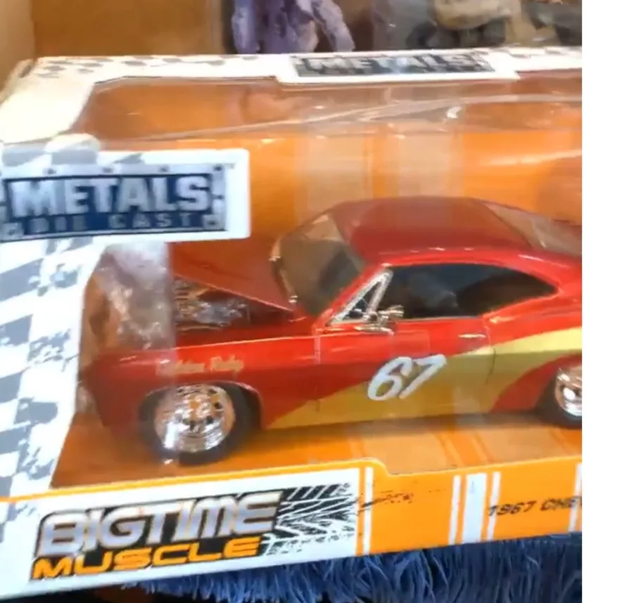 Bigtime Muscle 1967 Chevy Impala SS Diecast image indicator(4)
