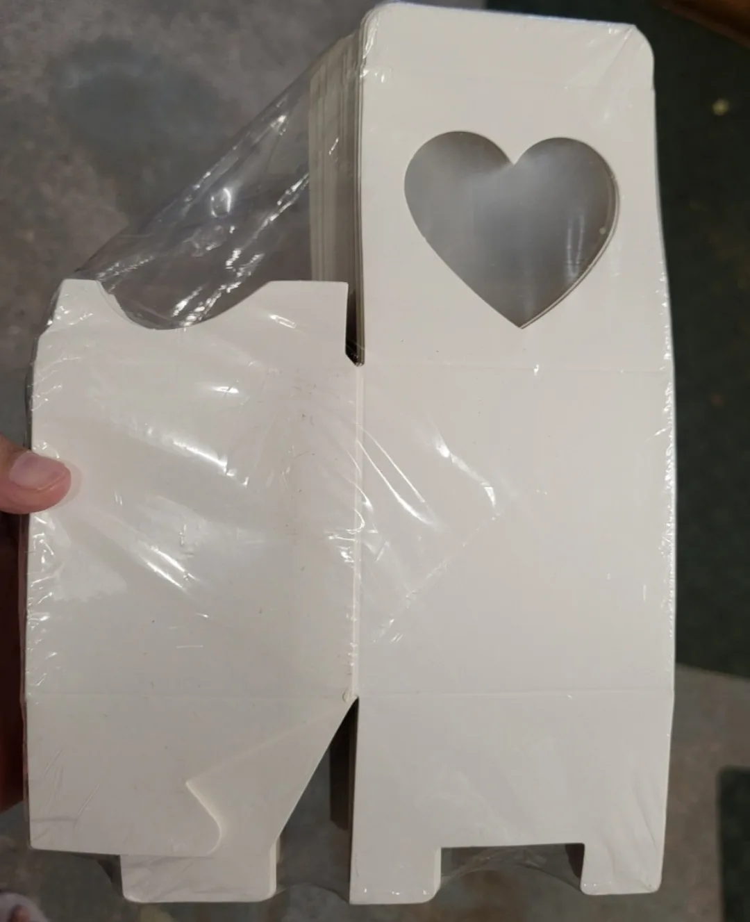 New window gift boxes thumbnail