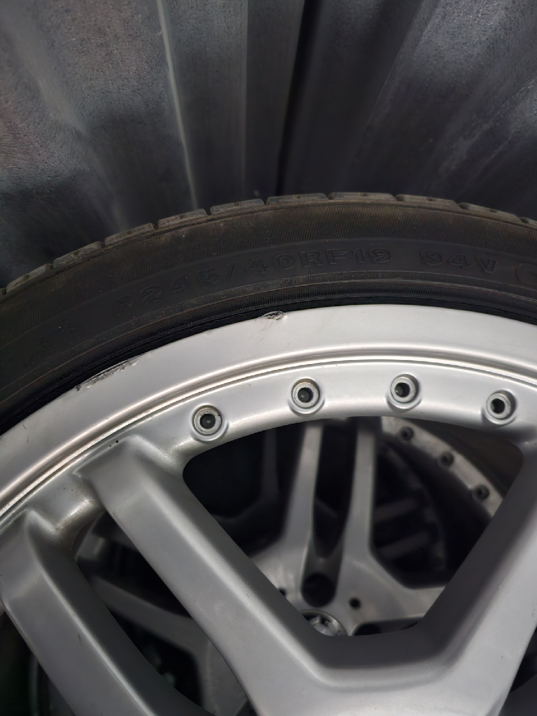 Mercedes-AMG Wheel & Tire - 245/40RF19
