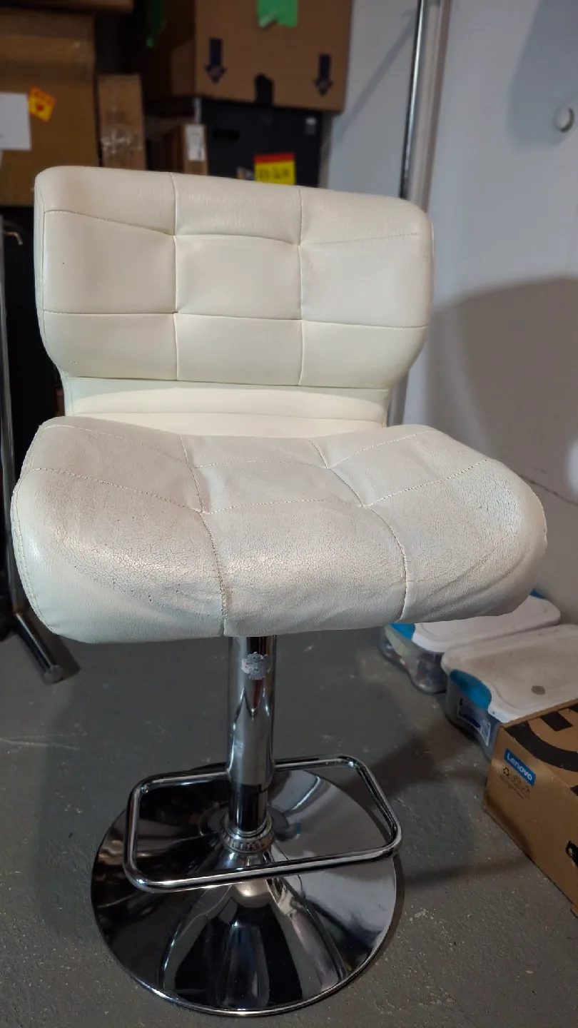 White Adjustable Height Bar Stool image indicator(7)