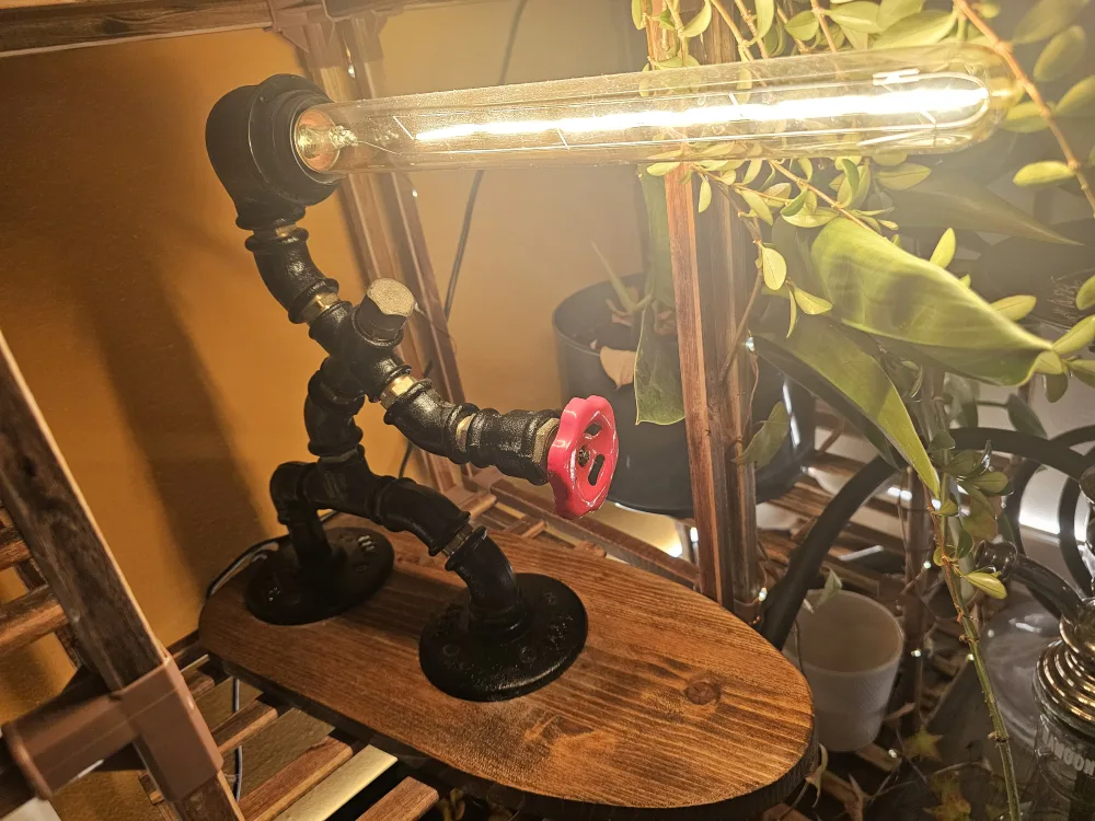 Steampunk Pipe Man Table Lamp image indicator(2)