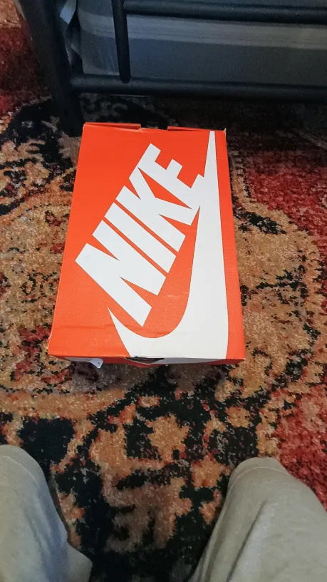 Nike Air Max Plus Size 8.5 image indicator(4)