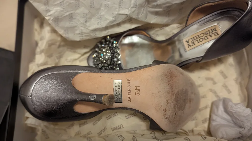 Badgley Mischka Heels Size 5.5M image indicator(2)