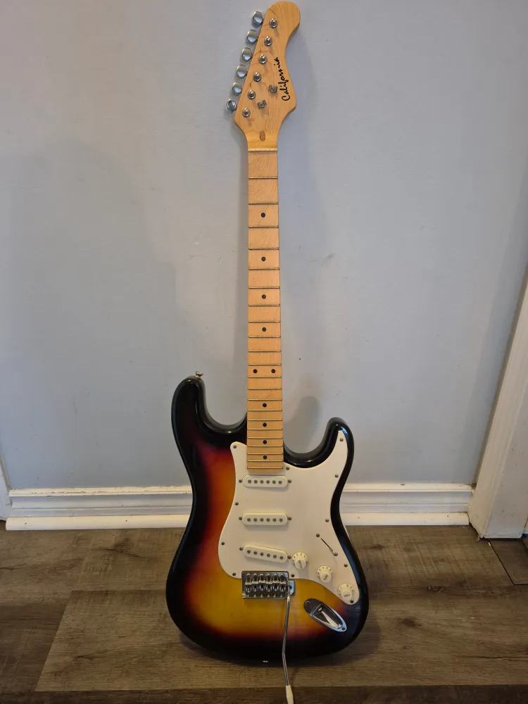 California Electric Guitar Sunburst image indicator(2)