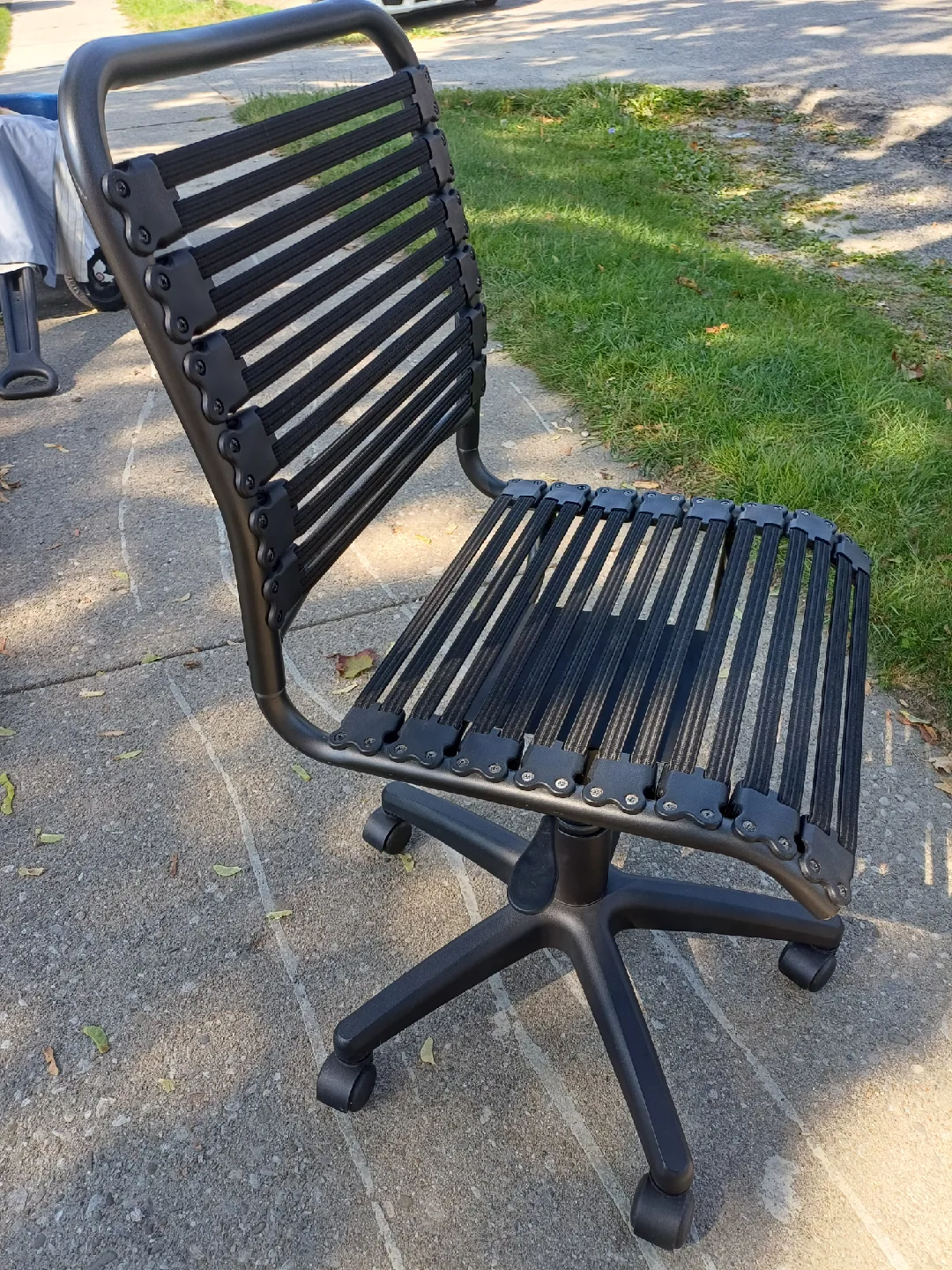 🥕 Euro TWIG720 12540BLK Black Office Chair, Bungee Cord 🥕 image indicator(3)