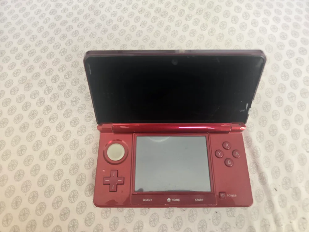 Red Japanese Nintendo 3DS (For Parts) image indicator(2)