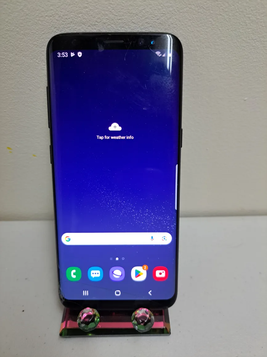 Samsung Galaxy S8 - Cracked Screen thumbnail