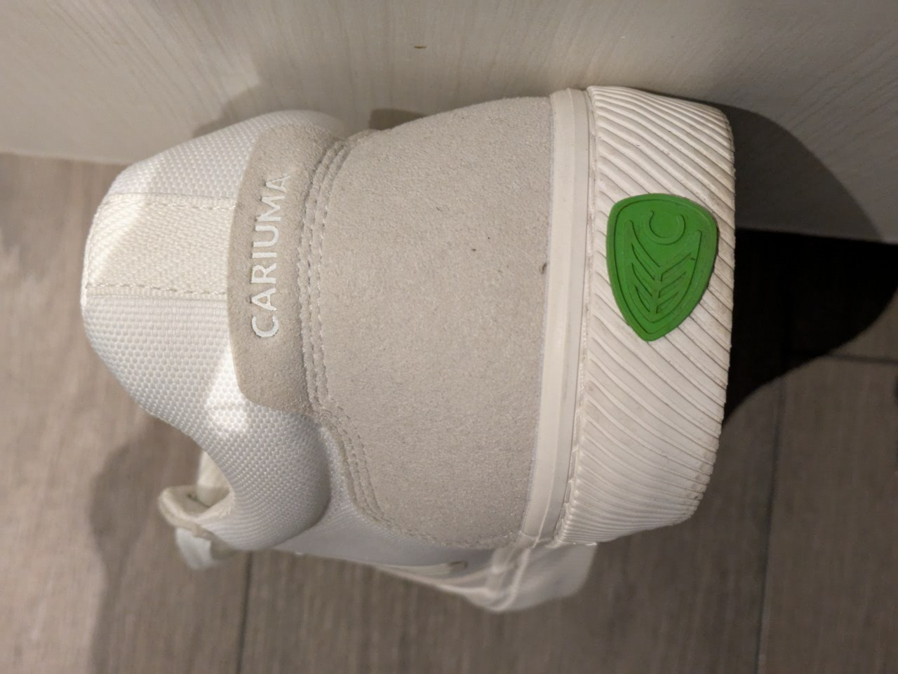 Cariuma Vallely Mens 10.5 Cream Sneakers - photo 2