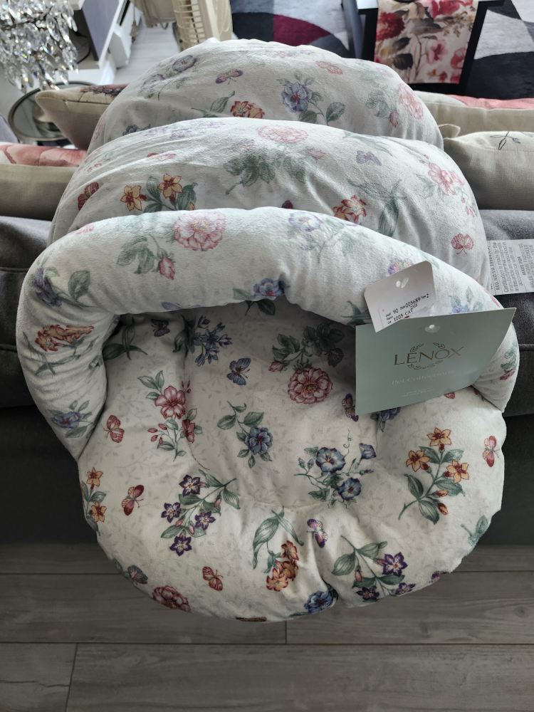 Lenox Pet Collections Bed 26 x 22 in