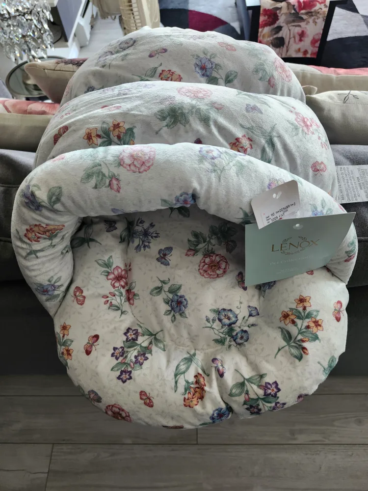 Lenox Pet Collections Bed 26 x 22 in