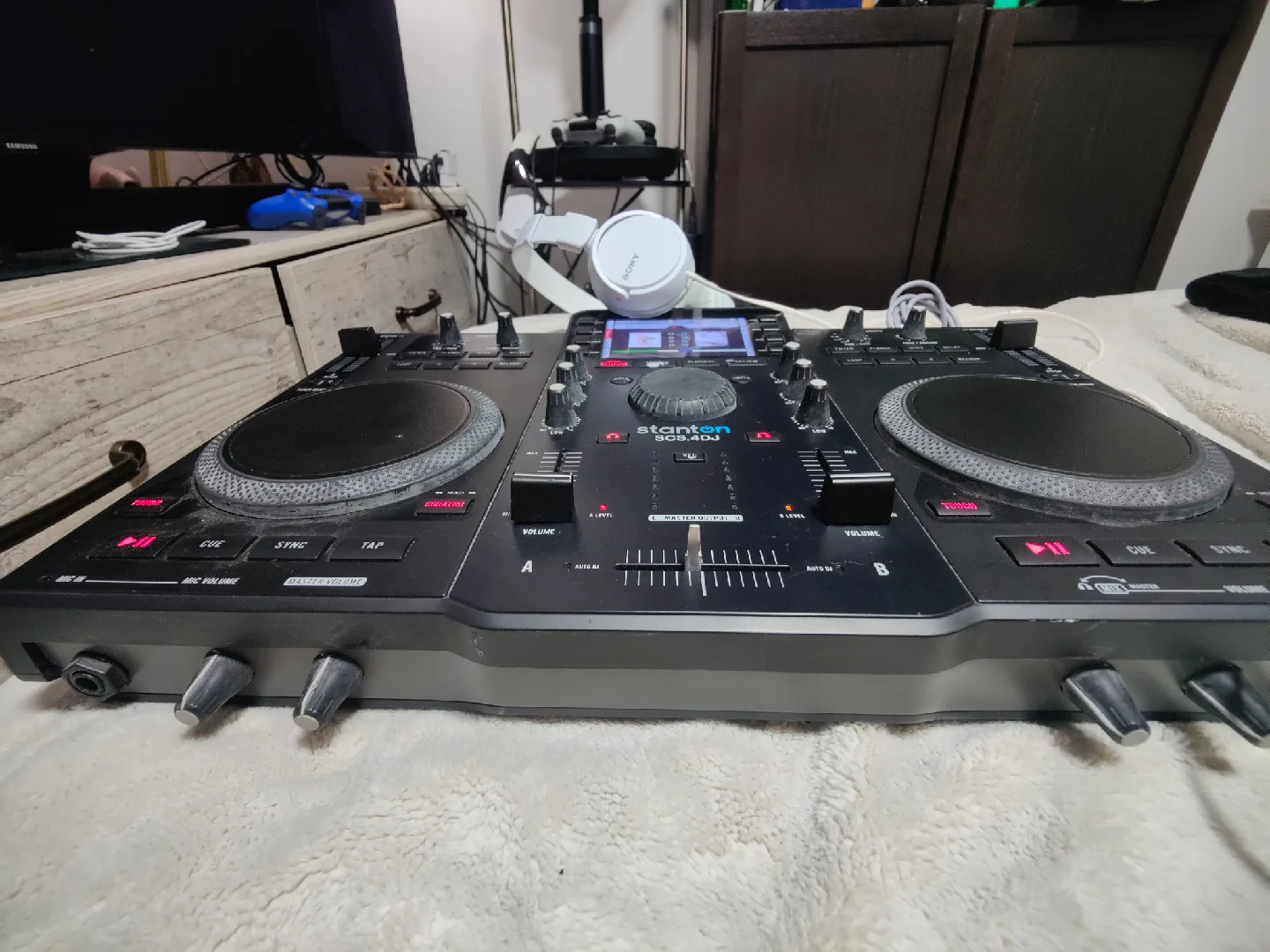 Stanton SCS.4DJ Digital DJ System thumbnail