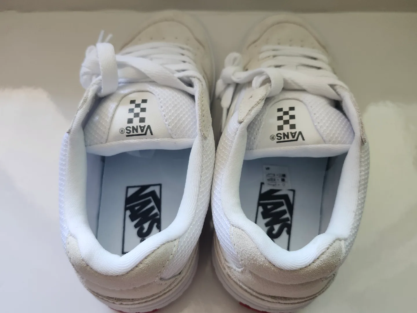 Vans Women's White Shoes - Size 7 image indicator(4)