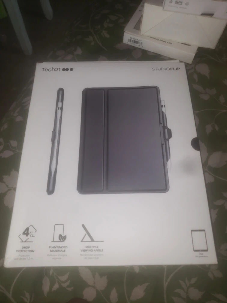 Tech21 Studio Flip Case - photo 3