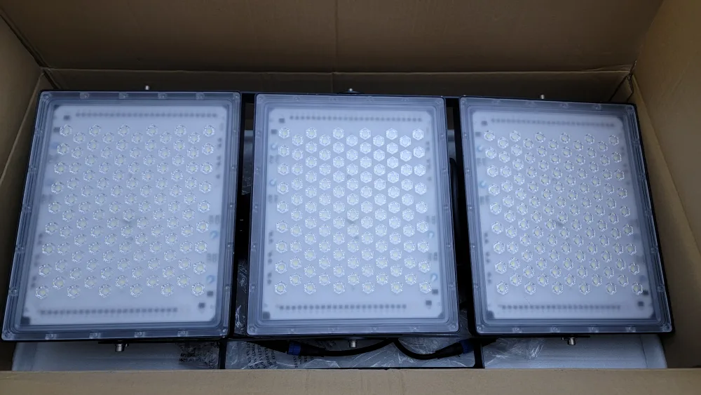 STASUN Flying Series Max – 900W Dusk-to-Dawn LED Flood Light image indicator(5)