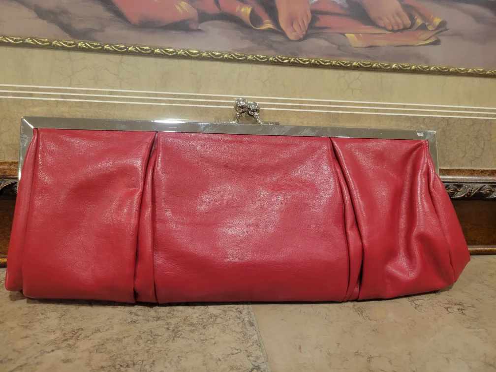 Women's red clutch image indicator(5)