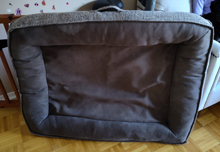 Kirkland Signature Dog Bed 🥕