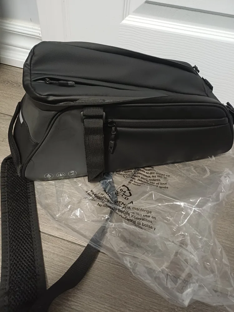 8L Motorcycle Tail Bag - Black image indicator(6)