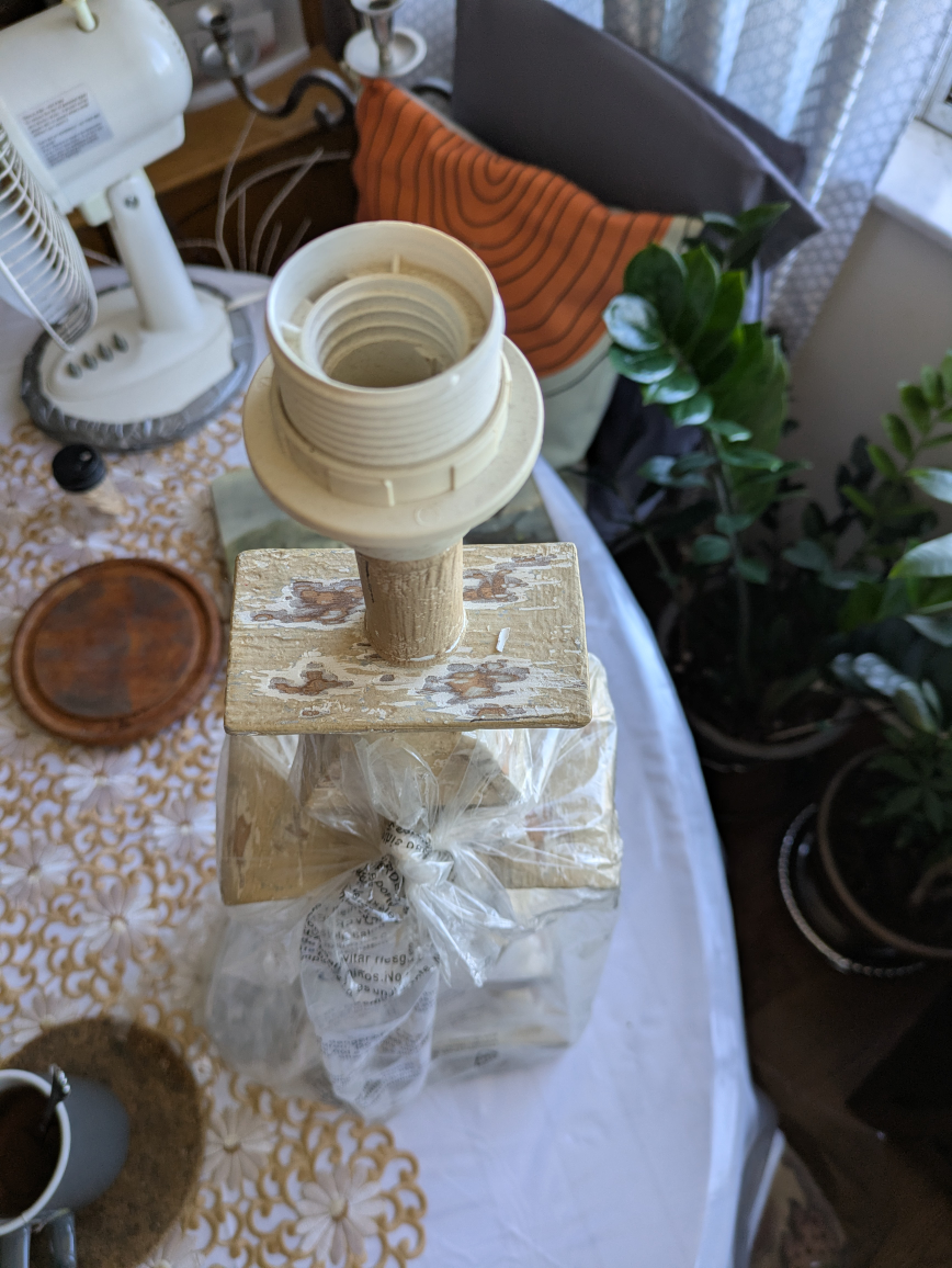 Distressed White Wooden Table Lamp