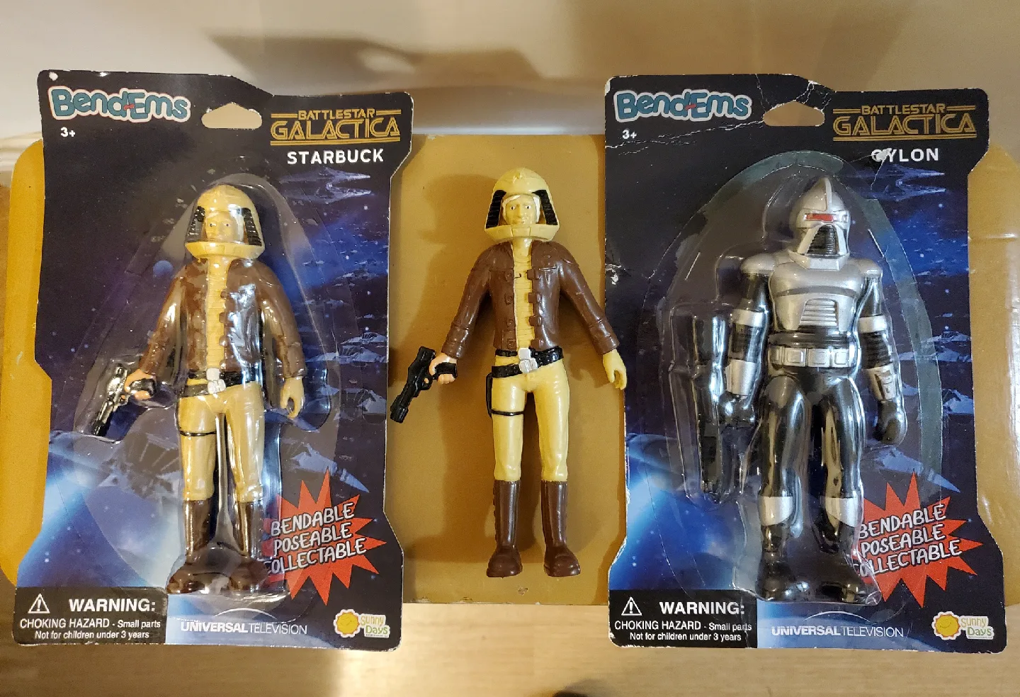 Battlestar Galactica BendEms Figures - Starbuck & Cylon thumbnail