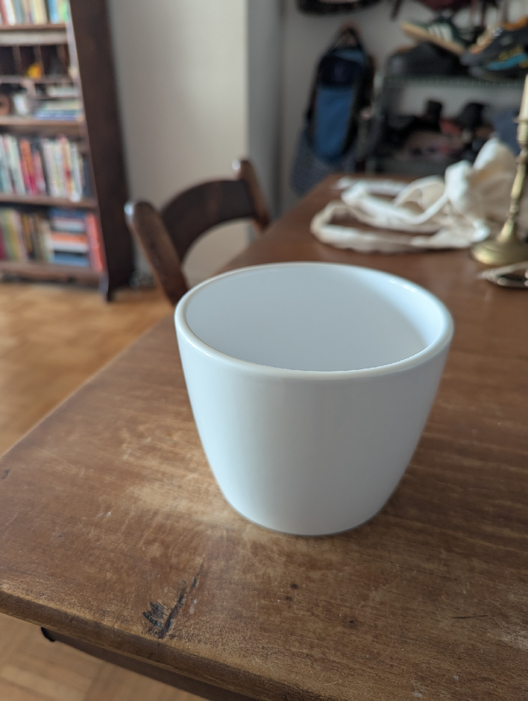 Small White Ceramic Pot 🥕 - photo 2