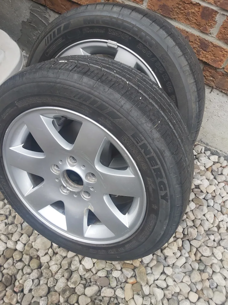 Michelin Energy MXV4 Plus 205/55R16 Tires thumbnail
