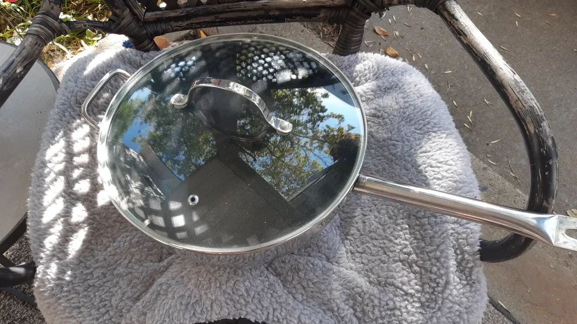 Wok with Lid thumbnail