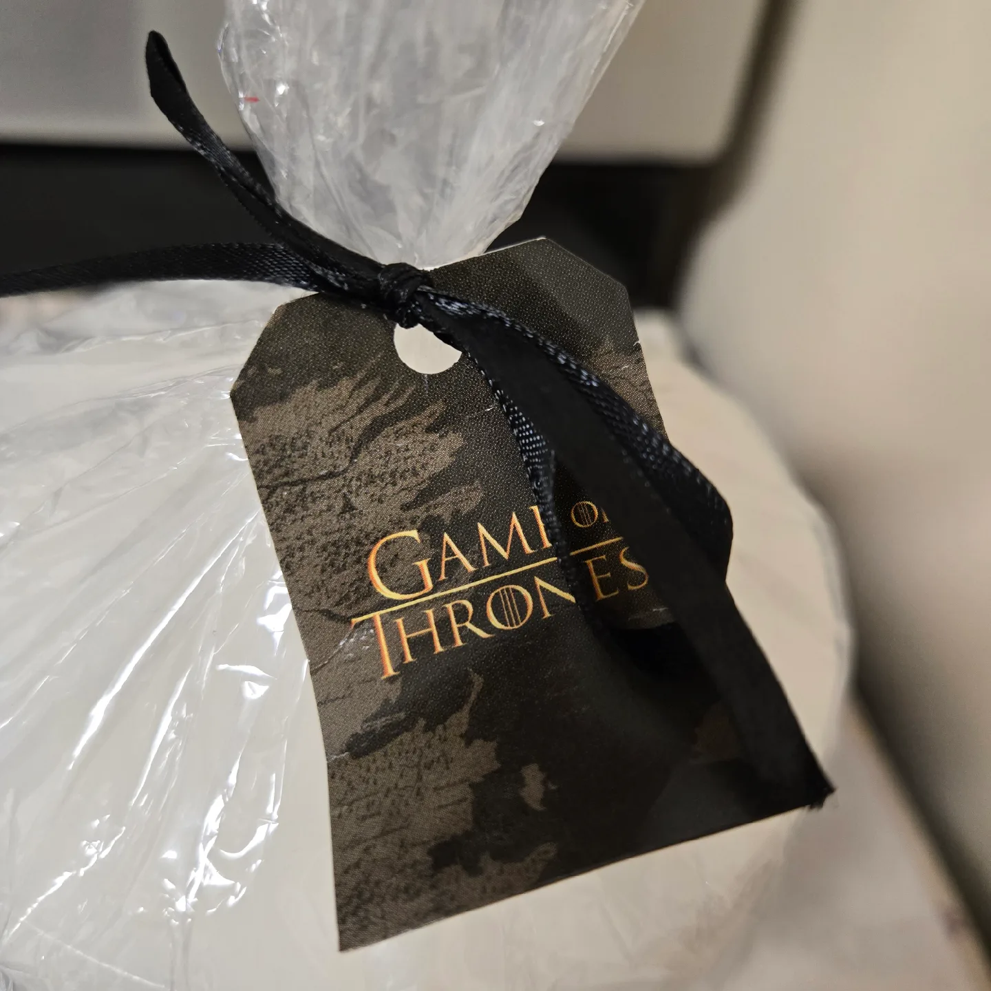 GAME OF THRONES CANDLE (LG) image indicator(2)