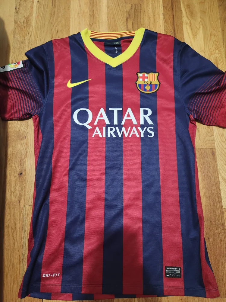 Messi FC Barcelona Jersey - Size Small image indicator(2)