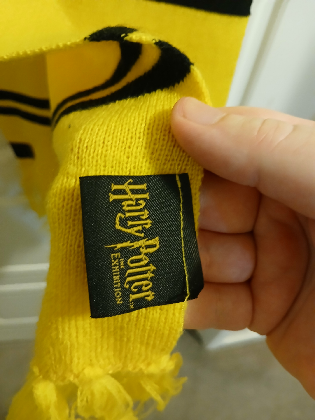 Harry Potter Exhibition Scarf - Yellow & Black - photo 2