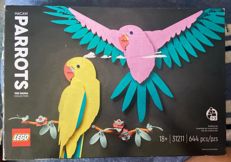 LEGO Parrots Building Kit - The Fauna Collection image indicator(3)