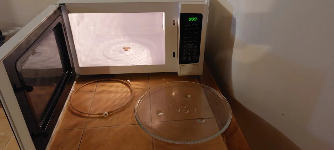 🥕Hamilton Beach Microwave - White image indicator(3)