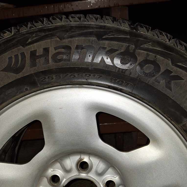 Hankook Winter i*Pike RW11 255/65R17 Tire  FordF150 - photo 4