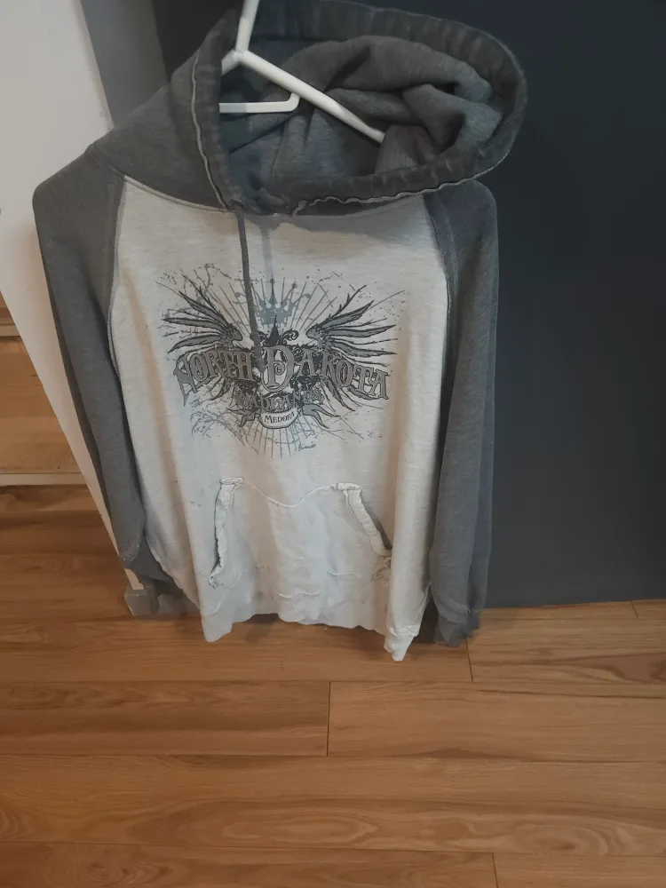 North Dakota Medora Hoodie - Medium thumbnail