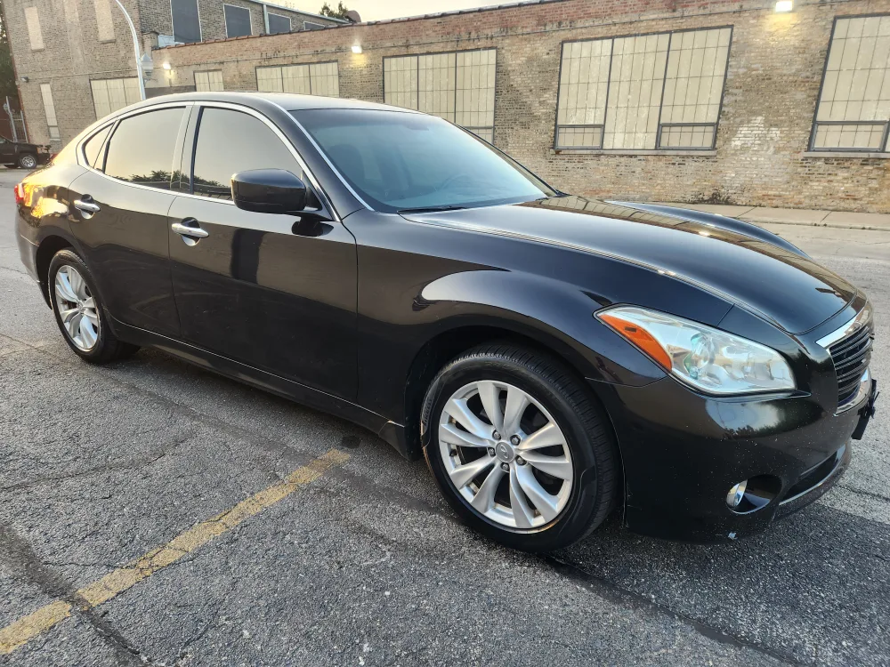 2011 Infiniti M37x image indicator(3)