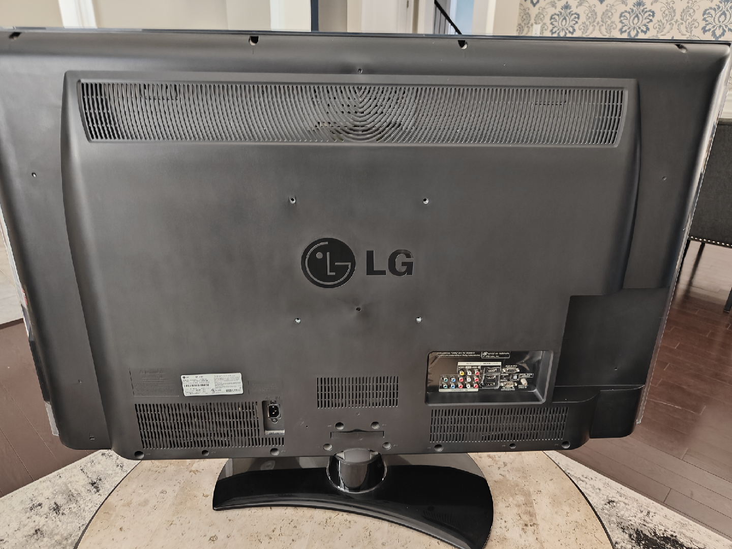 LG 47LH55 47-inch LCD TV - photo 5