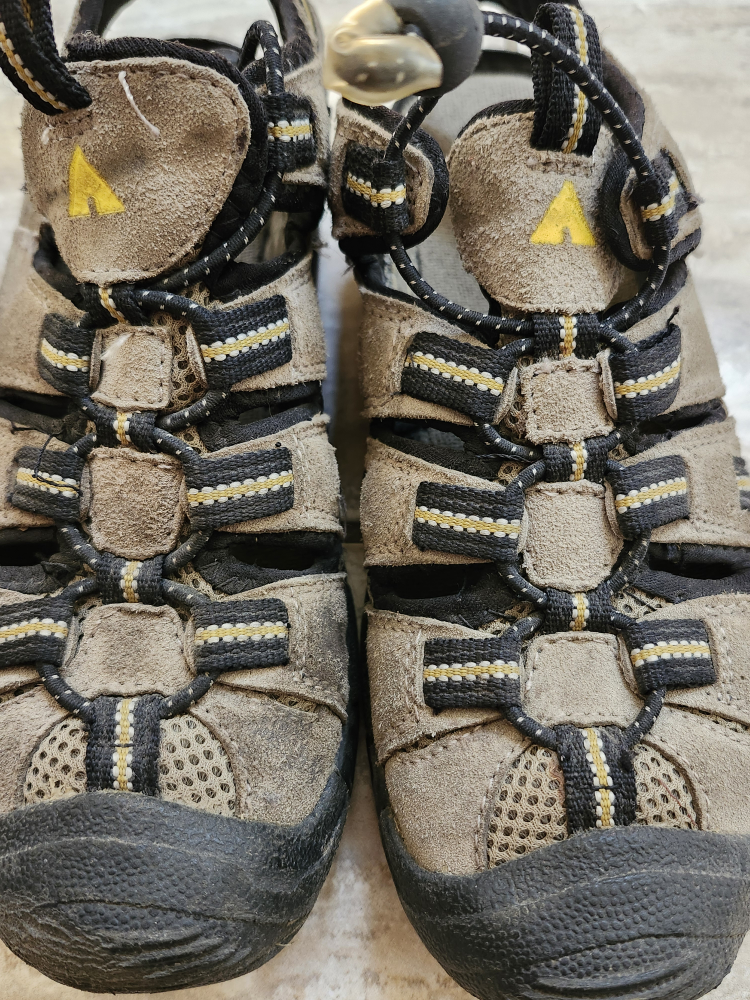 Airwalk Sandals Size 2 - photo 3