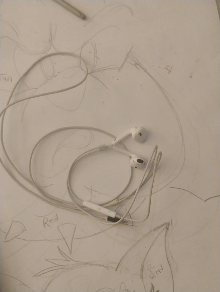 Apple EarPods with 3.5mm Headphone Plug thumbnail