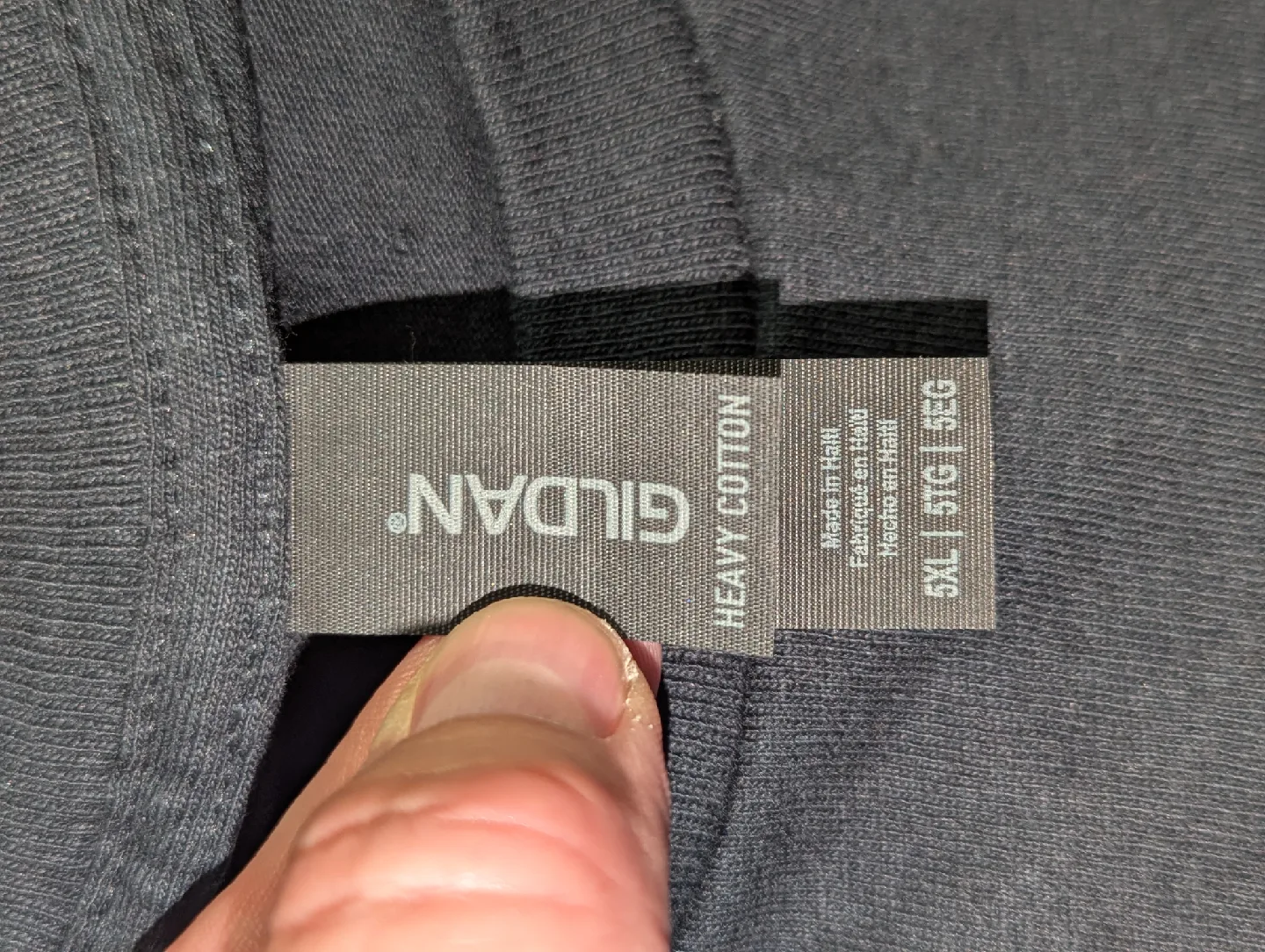 🔥 NEW Gildan 5XL heavy cotton tshirt ONE SMALL HOLE ON FRONT image indicator(2)