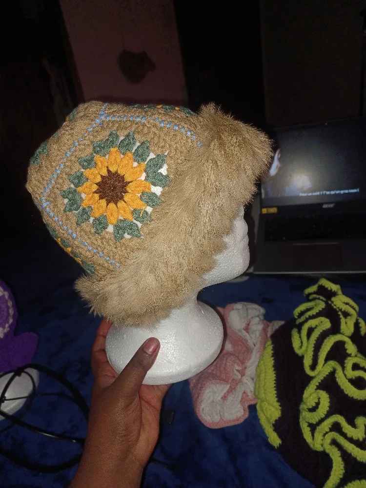 Handmade Crochet Bucket Hats image indicator(4)