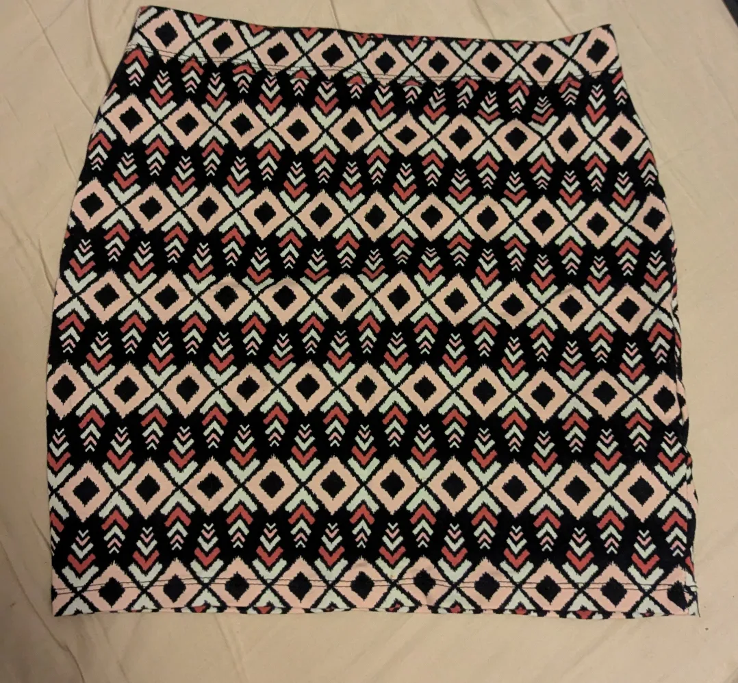 Skirt Set of 6 for $18 image indicator(6)