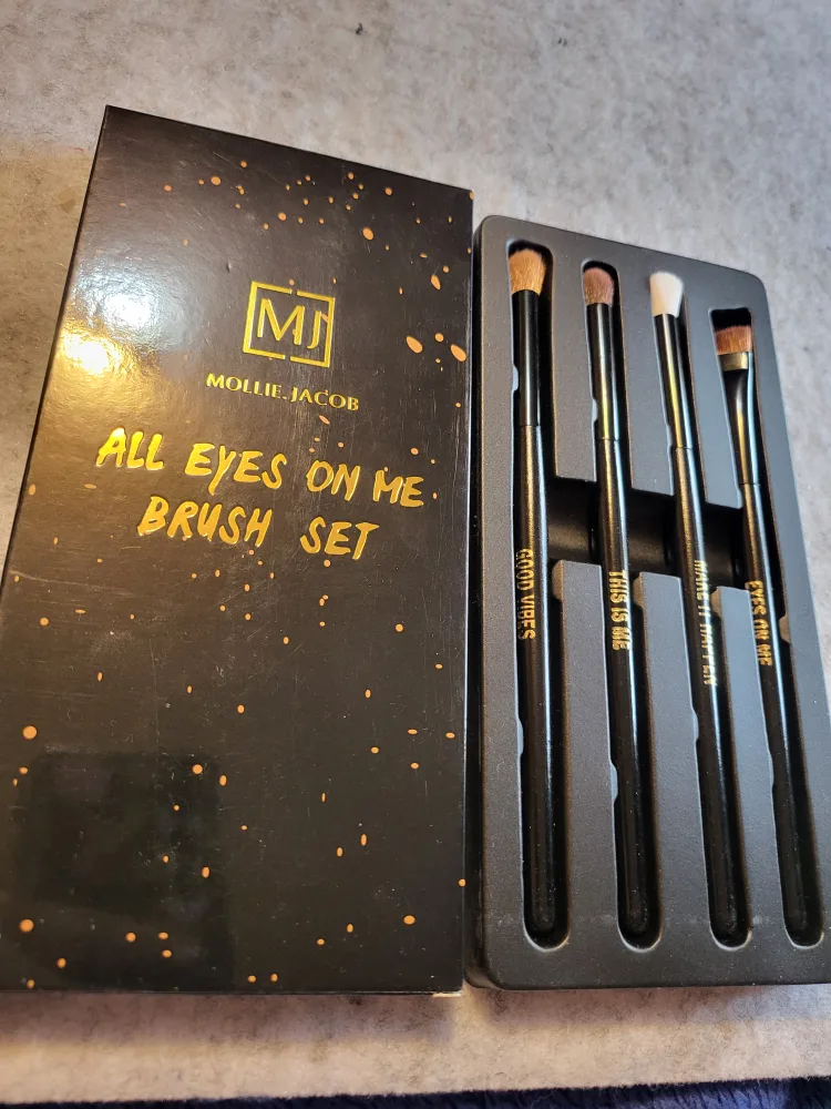 Mollie Jacob All Eyes On Me Brush Set image indicator(2)