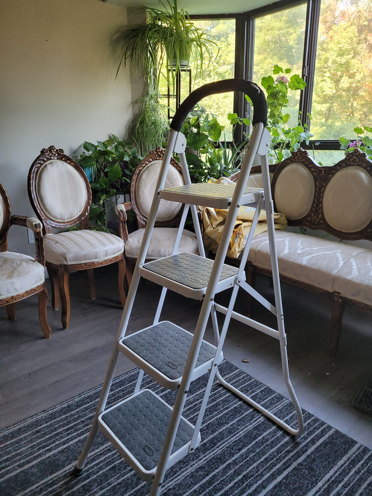 4-Step Folding Ladder - photo 3