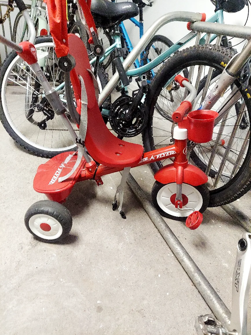 Radio Flyer 4-in-1 Stroll 'n Trike - Red Tricycle image indicator(4)
