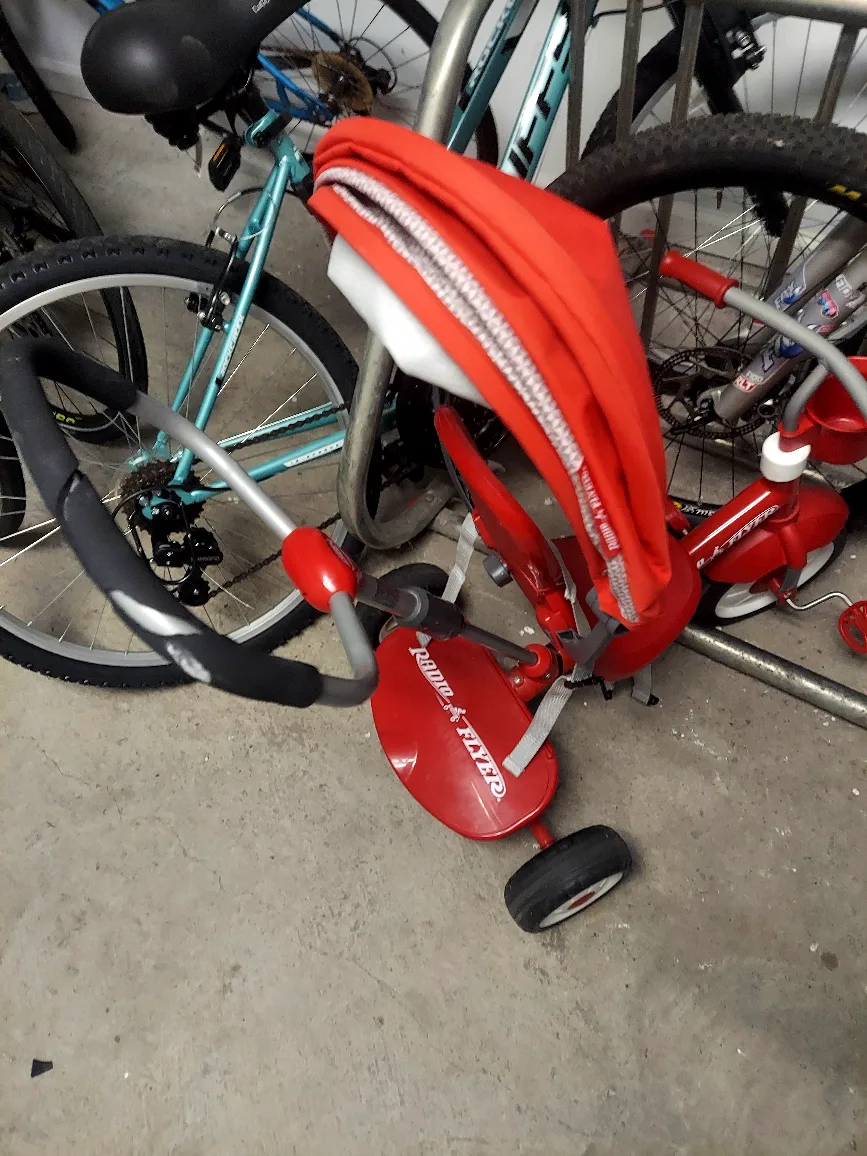 Radio Flyer 4-in-1 Stroll 'n Trike - Red Tricycle image indicator(5)