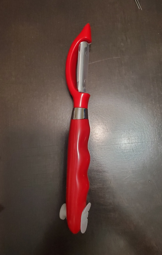 Red Vegetable Peeler - photo 2