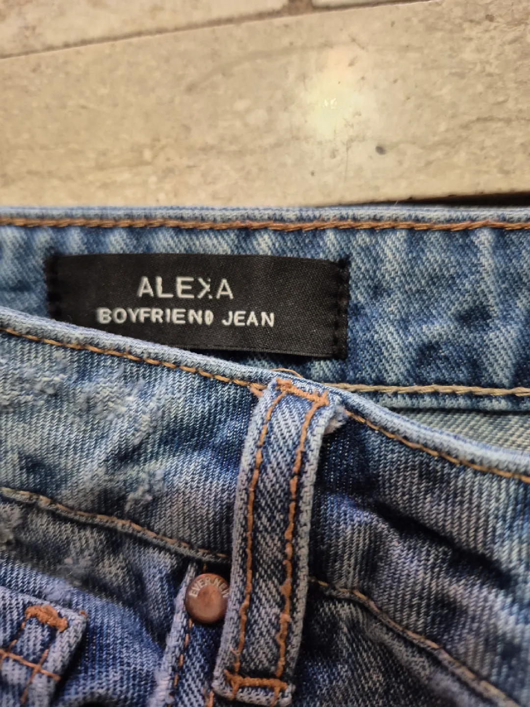 Ever New Alexa Boyfriend Jeans - Size 8 image indicator(4)