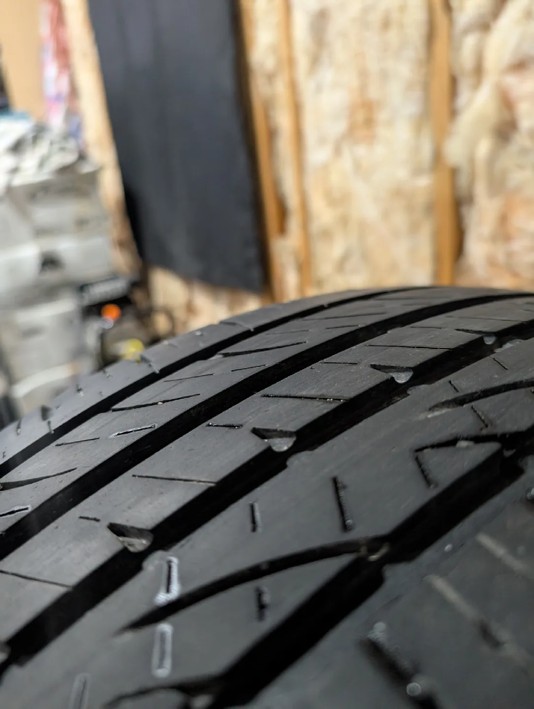 (2)-245/55R19 Hankook Ventus S1 Nobel 2 All Season Tires image indicator(4)