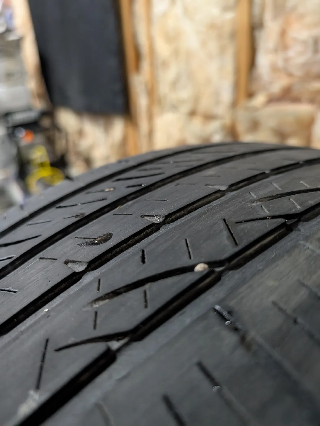 (2)-245/55R19 Hankook Ventus S1 Nobel 2 All Season Tires image indicator(7)