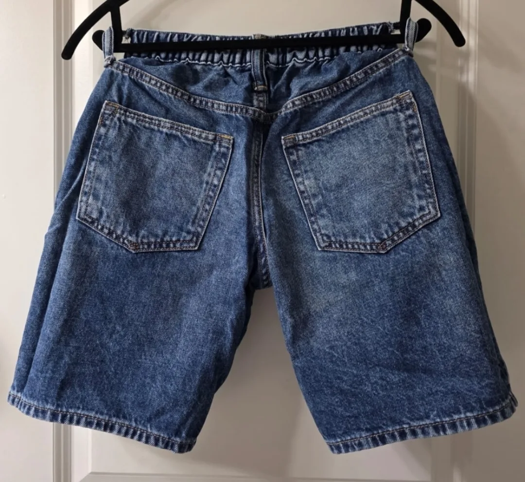 Gap Shorts - set of 4 - for ages 10 to 12 image indicator(6)