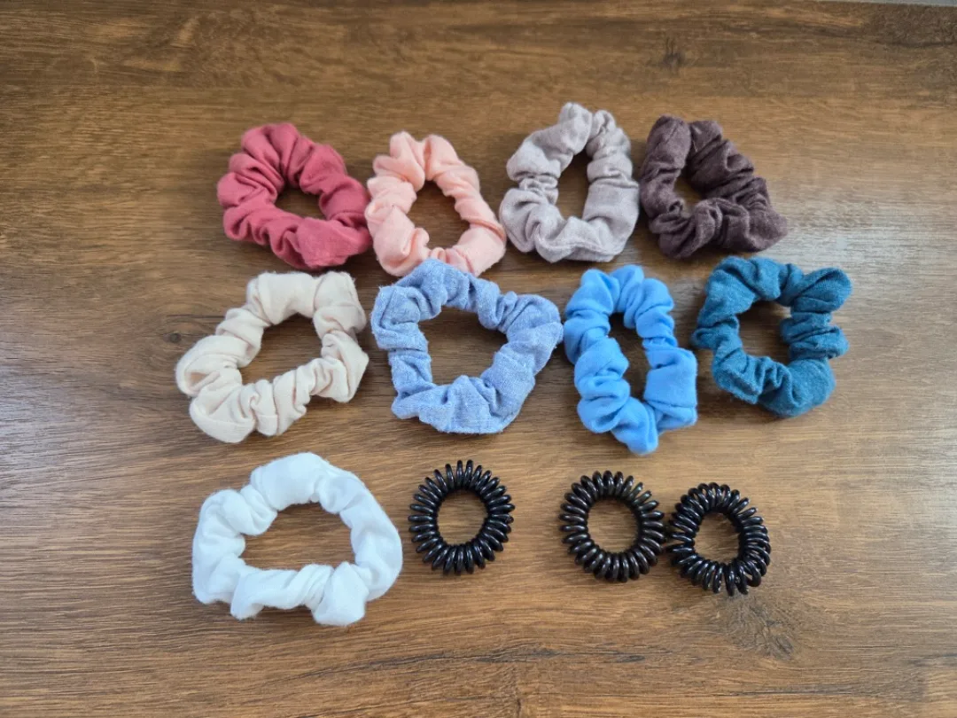 Scrunchies & Hair Coils - Mixed Lot thumbnail